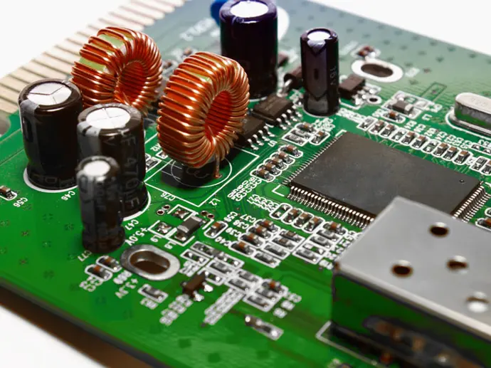 Carte électronique à signaux mixtes